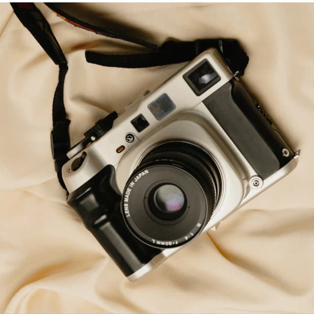 Valentine Loc photo shoot at Black Girlz Loc in Aurora, IL